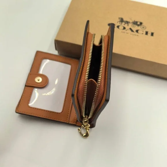 NWT Coach Tan Wallet with Snoopy Design - Picture 3 of 6